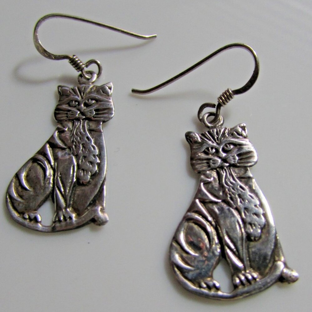 Sterling Silver Cat  Dangling Drop  Earrings Repousse  Kitten  LEX  925